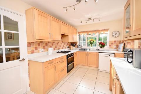 4 bedroom detached house for sale, Mowbray Drive, Linslade, LU7 2PH