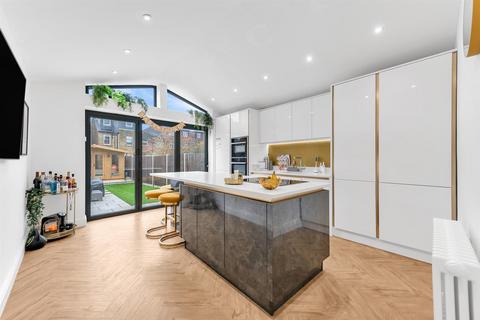 14 Bromley Crescent, Bromley, BR2 0HA