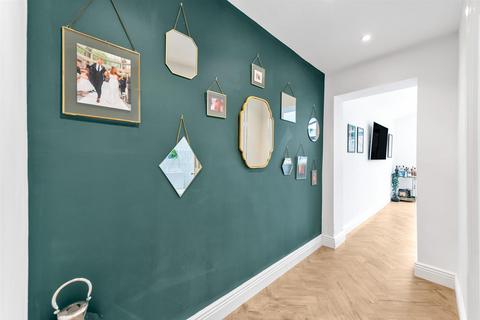 14 Bromley Crescent, Bromley, BR2 0HA