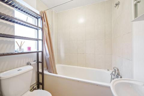 Studio for sale, Boston Manor Road, Brentford, Middlesex