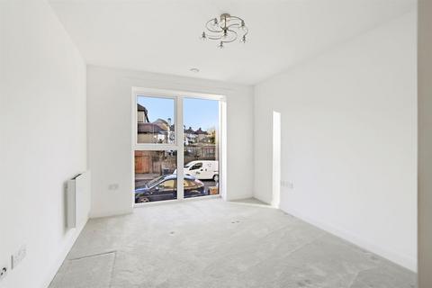undefined, Beulah Hill, London