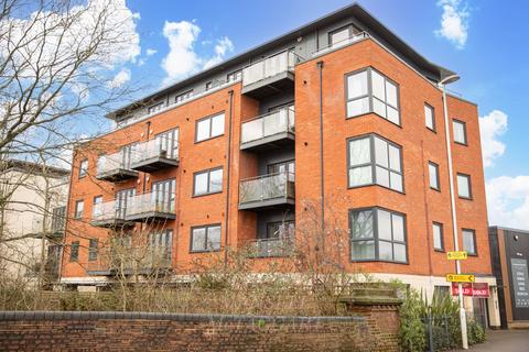 2 bedroom flat for sale, London Road, East Grinstead RH19