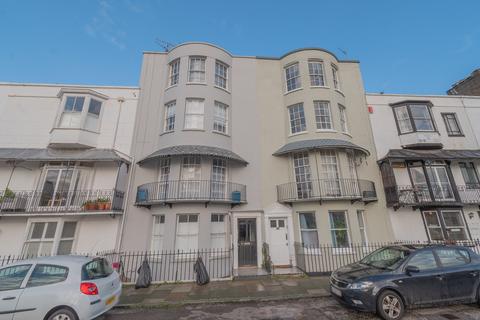 1 bedroom flat for sale, Spencer Square, Ramsgate, CT11