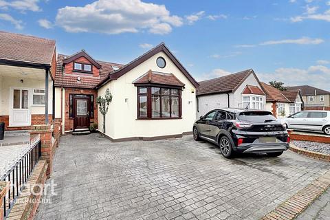 4 bedroom semi-detached bungalow for sale, Sheldon Avenue, Clayhall