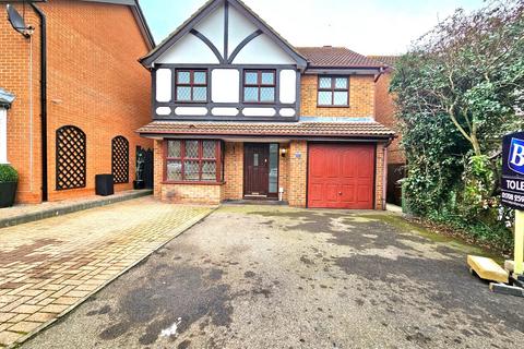 4 bedroom detached house to rent, Catharine Close, Chafford Hundred, Essex, RM16