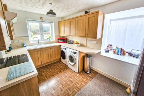 2 bedroom end of terrace house for sale, The Beeches, Guildford GU12