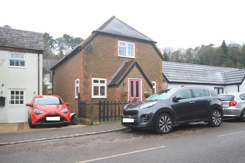 2 bedroom detached house to rent, Haslemere