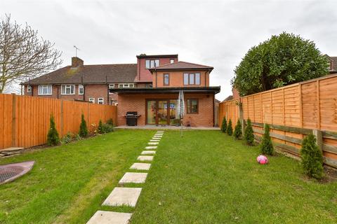 5 bedroom end of terrace house for sale, Parsloes Avenue, Dagenham, Essex