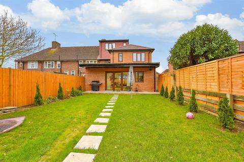 5 bedroom end of terrace house for sale, Parsloes Avenue, Dagenham, Essex