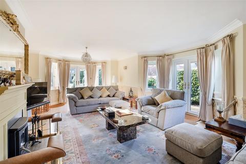 1 Hamilton Place, Kingswood, Tadworth, KT20 6PU