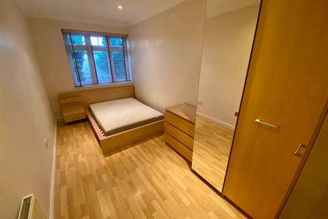 1 bedroom in a house share to rent, Rosslyn Court, Harrow HA1 2RZ