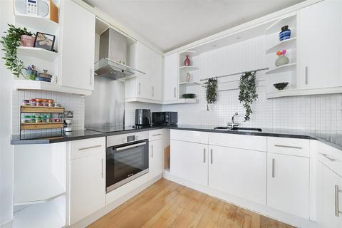 2 bedroom flat for sale, Defoe Road, Stoke Newington, N16