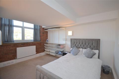 1 bedroom penthouse for sale, Bradford Road, Dewsbury, West Yorkshire, WF13