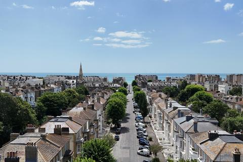 2 bedroom flat for sale, Selborne Road Hove