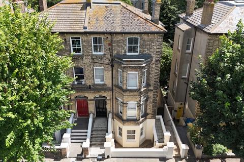 2 bedroom flat for sale, Selborne Road Hove