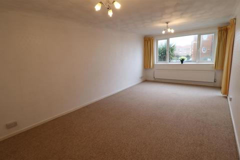 2 bedroom flat to rent, De La Warr Parade, Bexhill-On-Sea