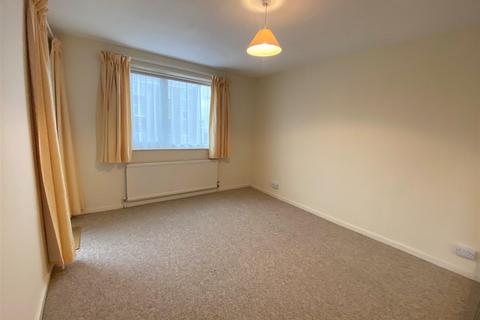 2 bedroom flat to rent, De La Warr Parade, Bexhill-On-Sea