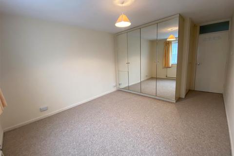 2 bedroom flat to rent, De La Warr Parade, Bexhill-On-Sea