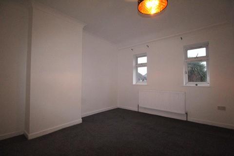 1 bedroom flat to rent, Bennetts Castle Lane, Dagenham, RM8