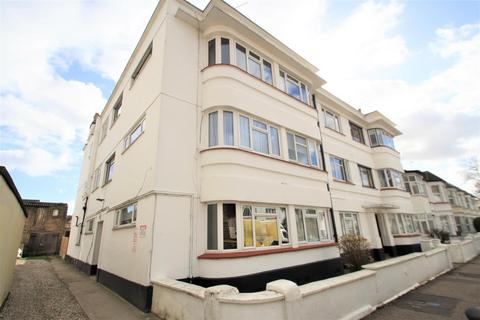 2 bedroom apartment to rent, Nelson Drive, Leigh-On-Sea