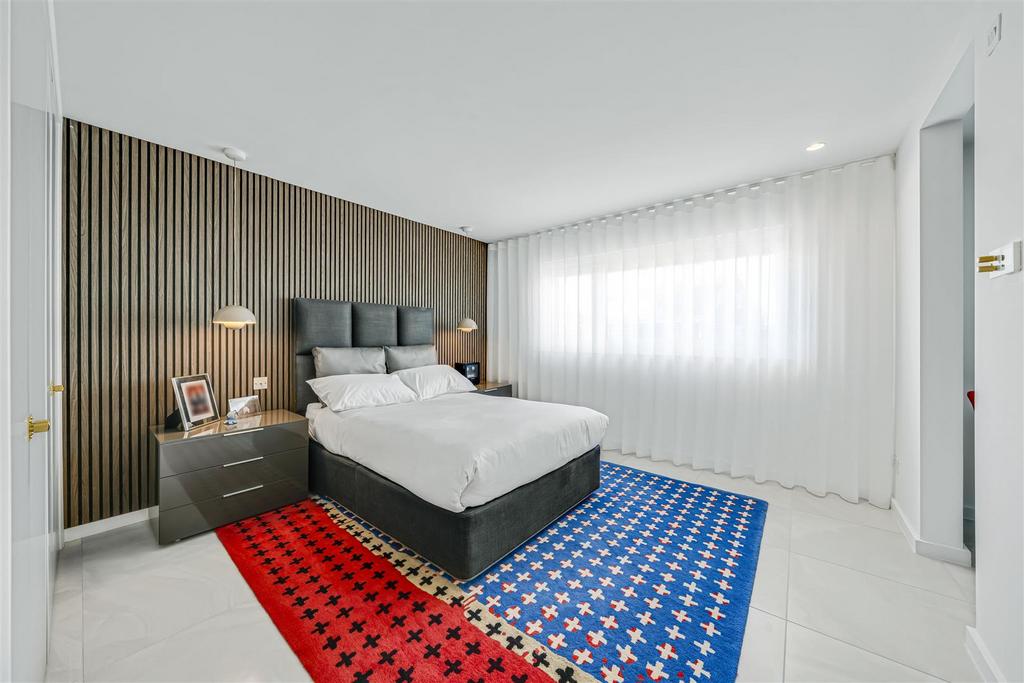 J Bed1a.jpg