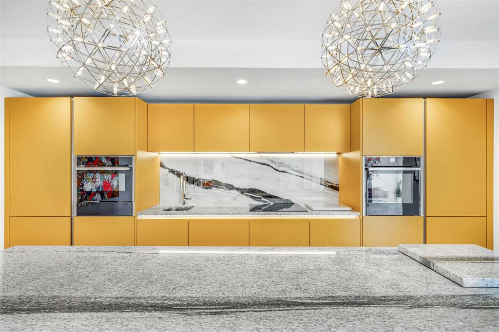 F Kitchen1.JPG