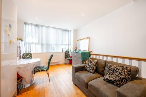 1 bedroom flat for sale, Research House, Greenford, UB6