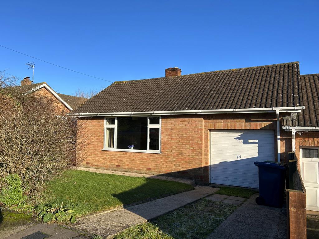 3 Bedroom Link Detached Bungalow for Sale