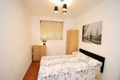 2 bedroom flat to rent, Sewardstone Road, E2 9QA