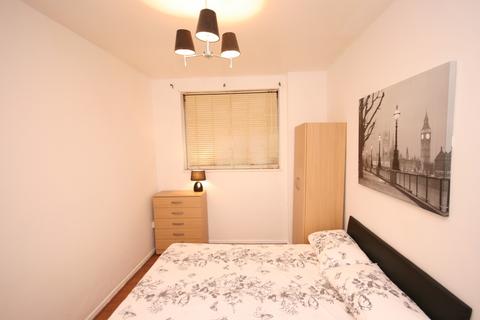 2 bedroom flat to rent, Sewardstone Road, E2 9QA