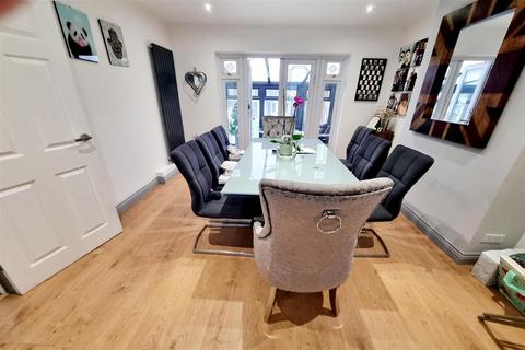 5 bedroom semi-detached house for sale, Oak Way, Southgate, N14