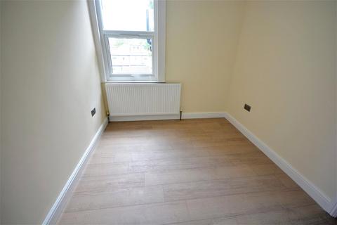 2 bedroom terraced house to rent, Malden Road, Sutton SM3