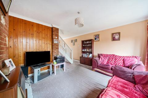 2 bedroom terraced house for sale, Queen Mary Road, Shepperton, TW17