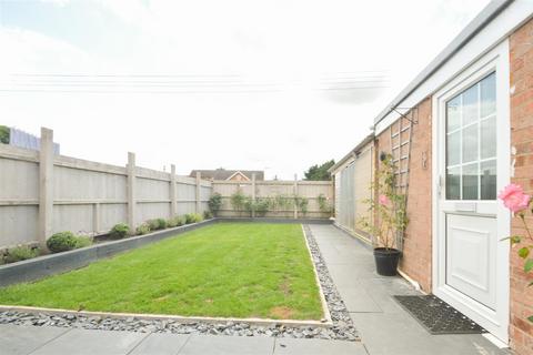 2 bedroom semi-detached house to rent, Mason Gardens, West Row,