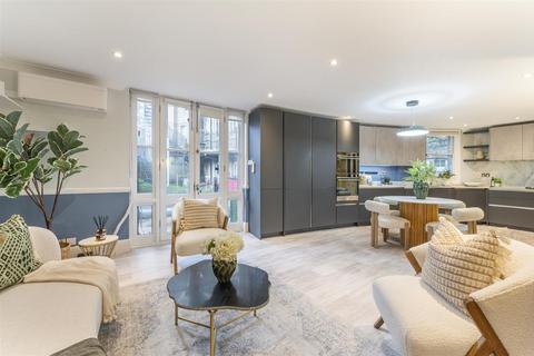 2 bedroom flat for sale, Upper Hampstead Walk, Hampstead Village, NW3