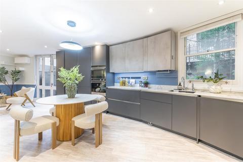 2 bedroom flat for sale, Upper Hampstead Walk, Hampstead Village, NW3