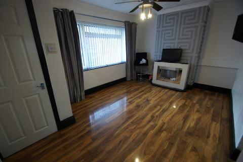 2 bedroom end of terrace house for sale, Cambridge Road, Ellesmere Port, Cheshire. CH65