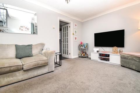 2 bedroom terraced house for sale, Morley Close, Hampshire GU46