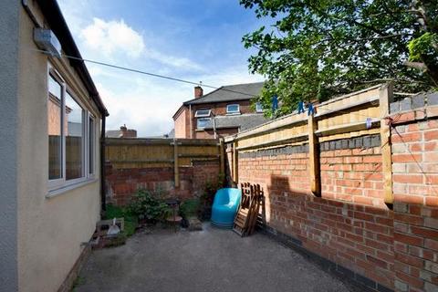 3 bedroom terraced house to rent, *£120pppw incl bills* Bentinck Road, Nottingham