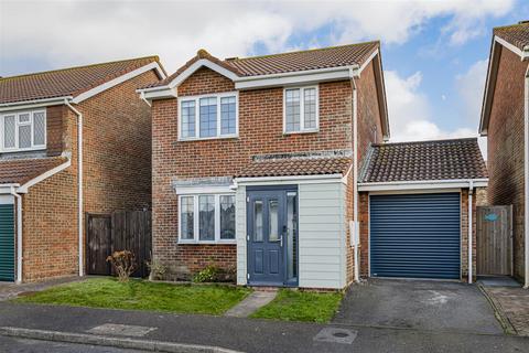 3 bedroom house for sale, The Covers, Seaford