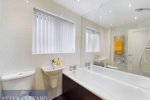 6 Foxes Drive, Waltham Cross, EN7 6HG