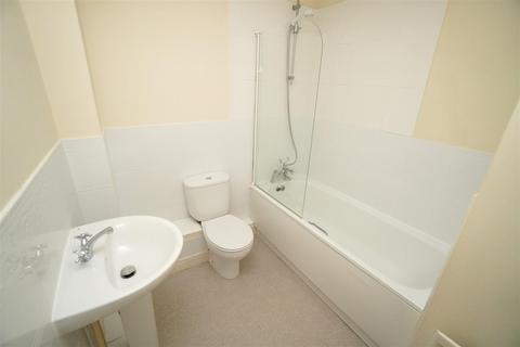 2 bedroom apartment to rent, Durrington Place, Westhoughton BL5