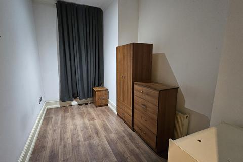 2 bedroom flat to rent, Barking Road, London, E16