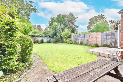 3 bedroom detached house to rent, Garside Close, Hampton