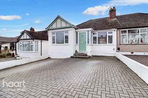 3 bedroom bungalow for sale, David Drive, Romford