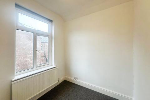 3 bedroom terraced house to rent, Park Lane, Salford, M6