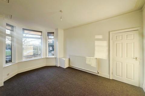 3 bedroom terraced house to rent, Park Lane, Salford, M6