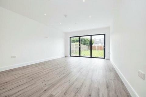 5 bedroom terraced house to rent, Bushey,  Hertfordshire,  WD23