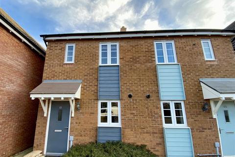 2 bedroom semi-detached house to rent, Bracken Way, Malvern