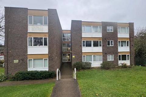 2 bedroom flat to rent, Hillside, Hoddesdon